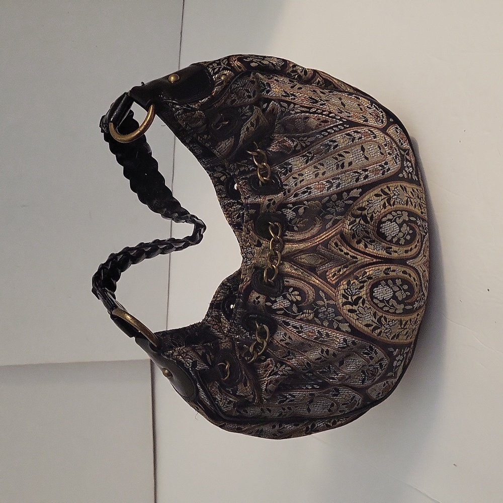 Elegant Paisley Shoulder Bag